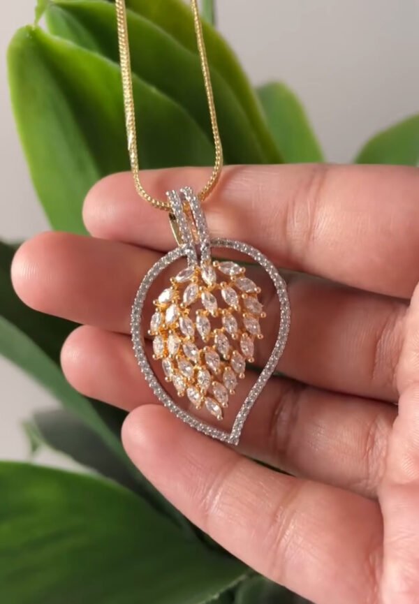 Anvi Pendant Set