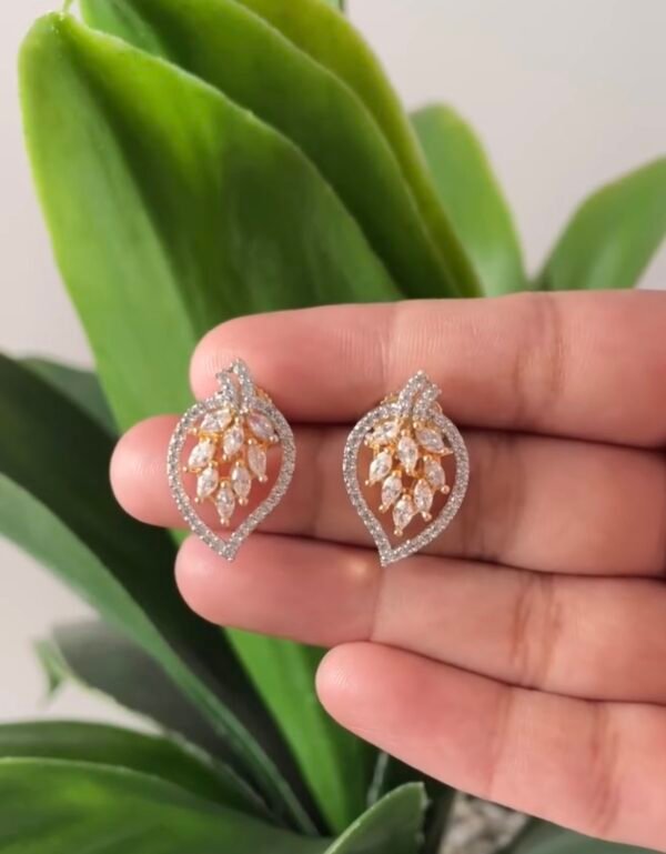Anvi Pendant Set