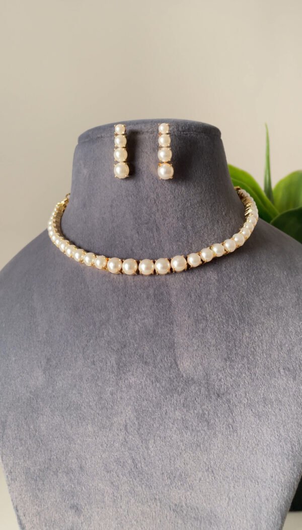 Asha Pearl Necklace