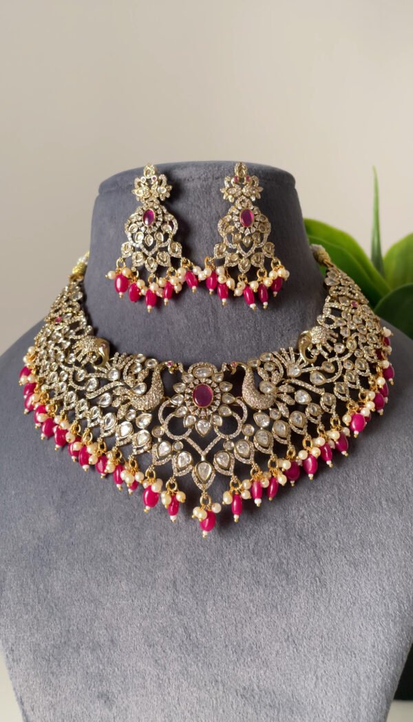 Morvi Necklace Set