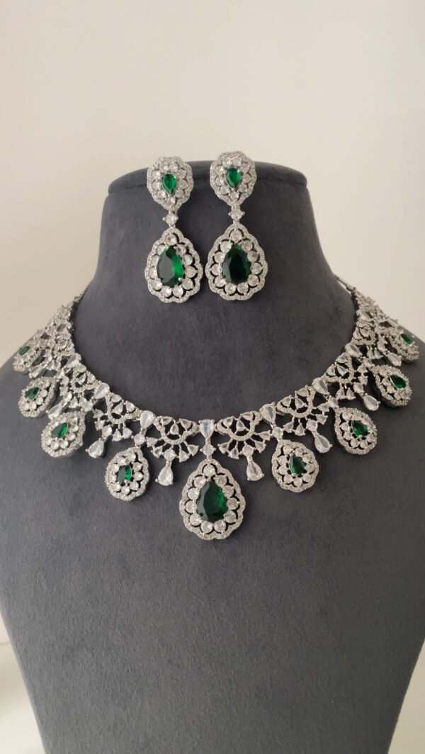 Ananta Diamond Set