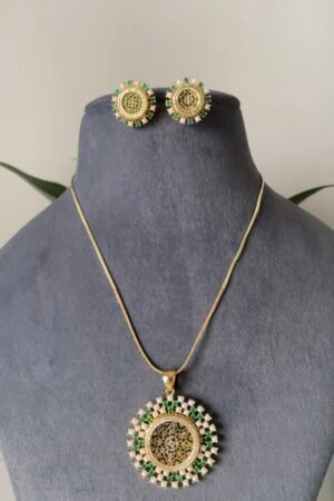 Ratna Thewa Pendant Set