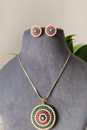 Mukta Pearl Pendant Set