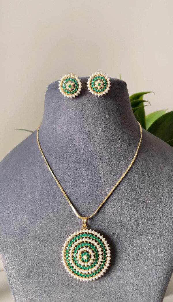 Mukta Pearl Pendant Set