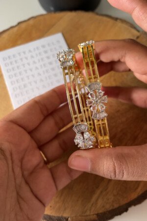 Aashvi Gold Diamond Bangles