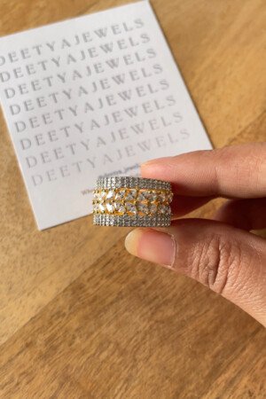 Lyra Diamond Band Ring